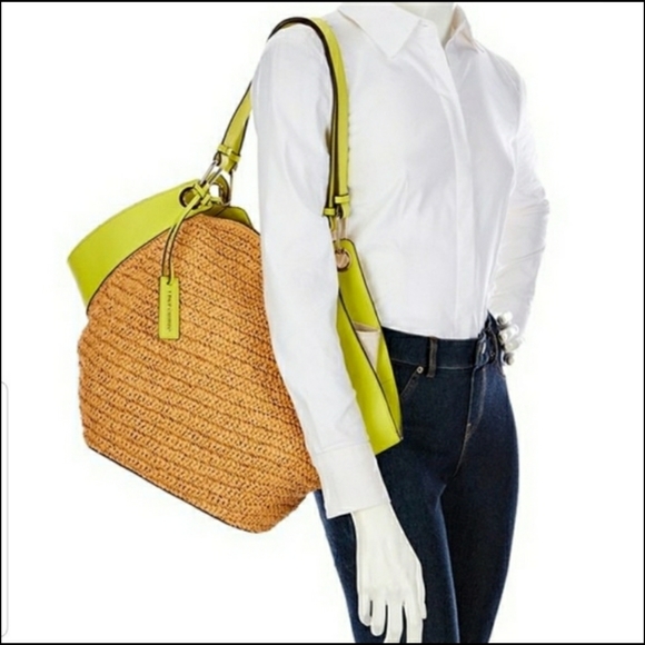 Vince Camuto - Picture 8 of 9